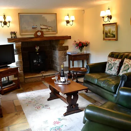 Woodside * Pateley Bridge